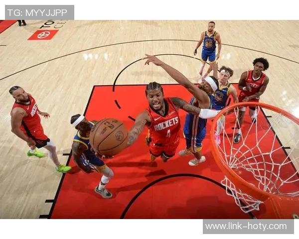 库里谈腿部恢复情况疼痛和耐受力仍需克服